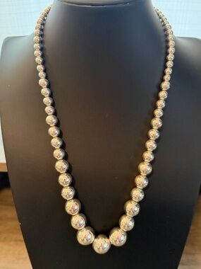 Chaps Silver tone Graduated Bead Balls Necklace on Chain #453 toggle clasp